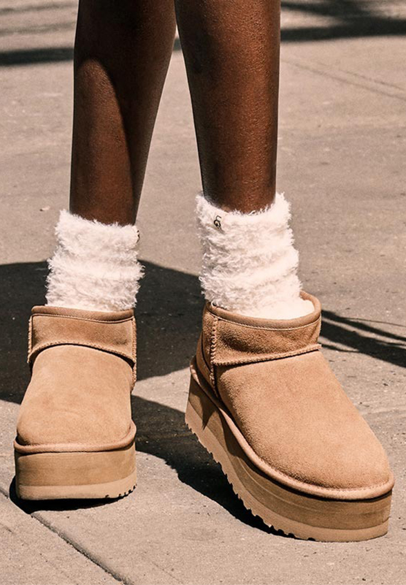 BUTY CLASSIC ULTRA MINI PLATFOFM BEŻOWE