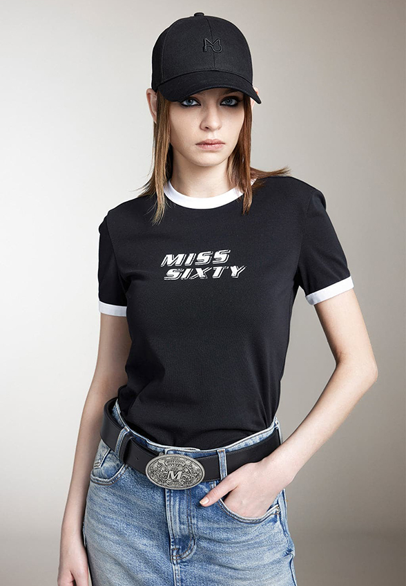 T-SHIRT Z LOGO W STYLU VINTAGE CZARNY