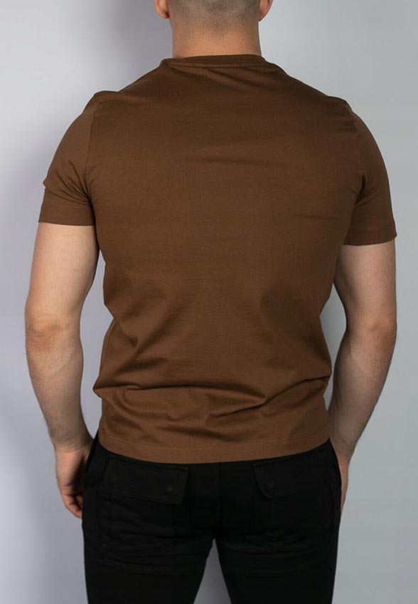 T-SHIRT Z LOGO ZE SZTUCZNEJ SKÓRY BRĄZOWY
