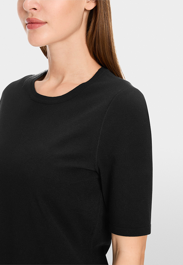 SWETER Z KRÓTKIMI RĘKAWAMI CZARNY