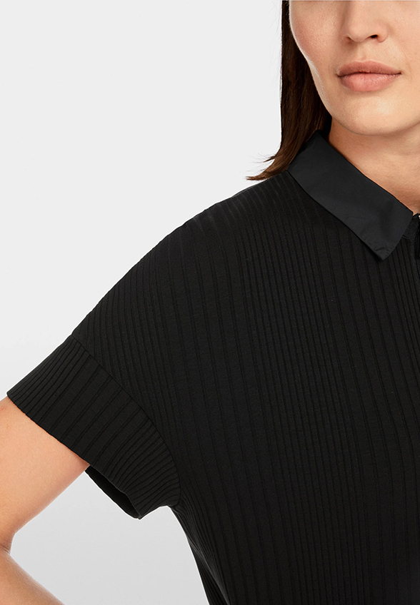 T-SHIRT POLO Z ELASTYCZNEJ WISKOZY CZARNY