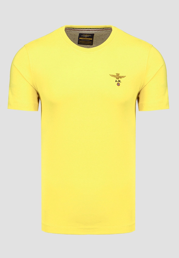 T-SHIRT Z MARKOWYM EMBLEMATEM ŻÓŁTY