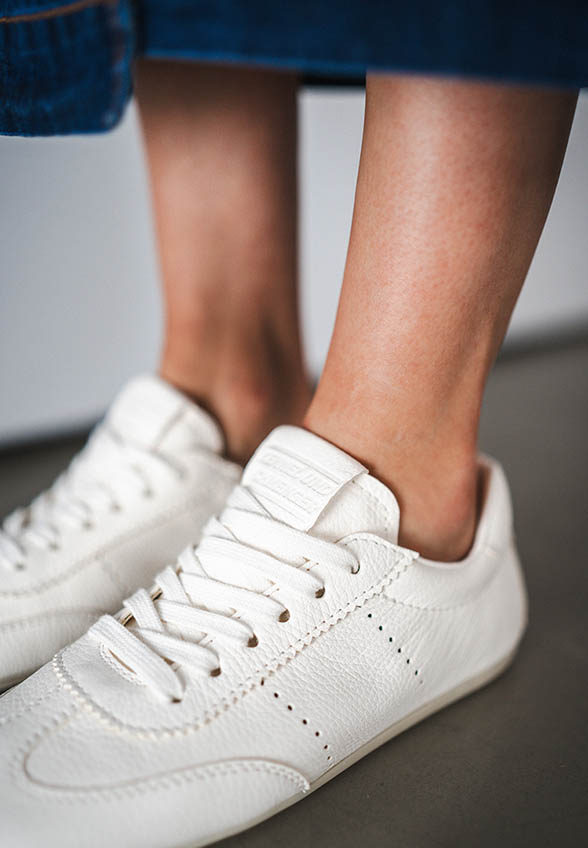 SNEAKERSY DROP Z ZIARNISTEJ SKÓRY BIAŁE