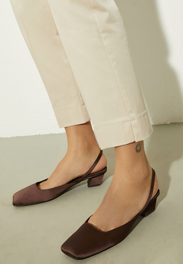 SPODNIE QUATERNA SLIM-FIT GABARDYNOWE KREMOWE