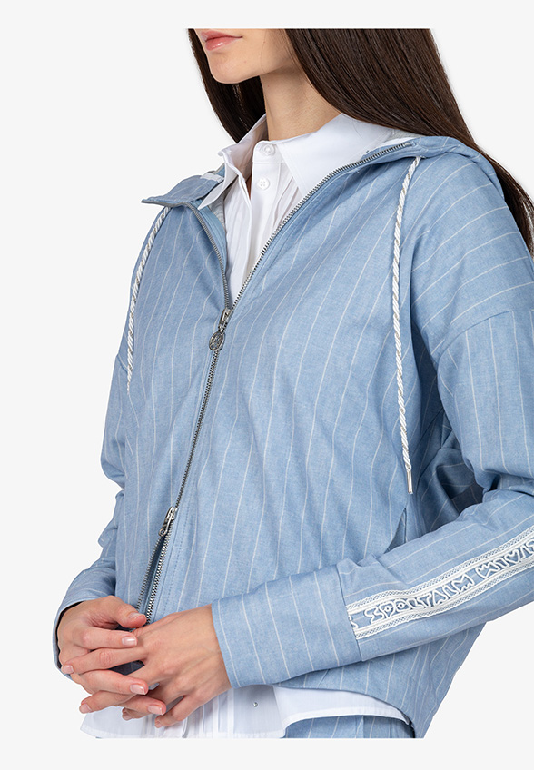 BLUZA Z KAPTUREM I WZOREM W PRĄŻKI BŁĘKITNA