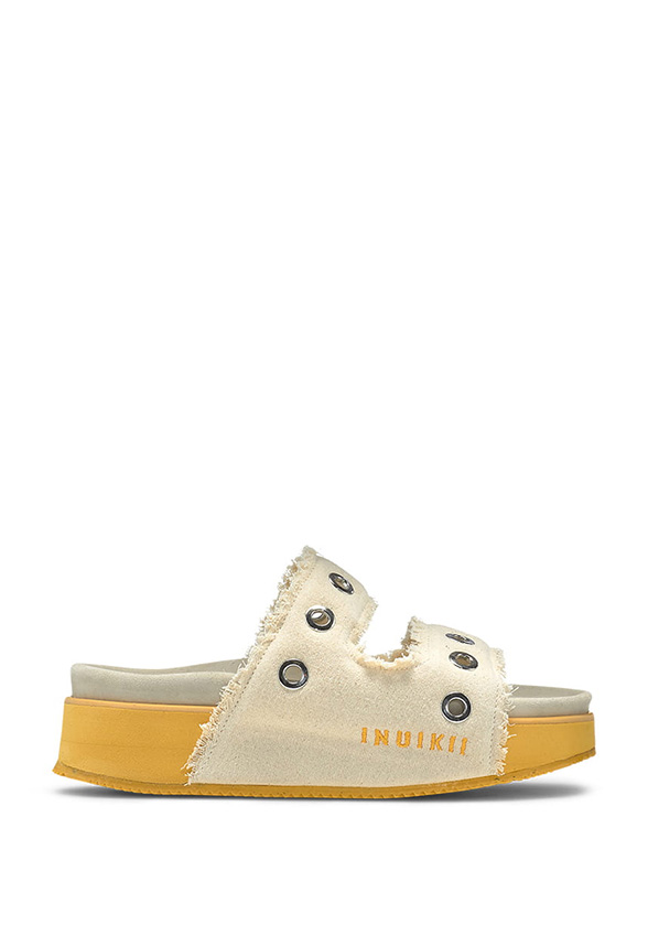 KLAPKI JEANS STUDS KREMOWE