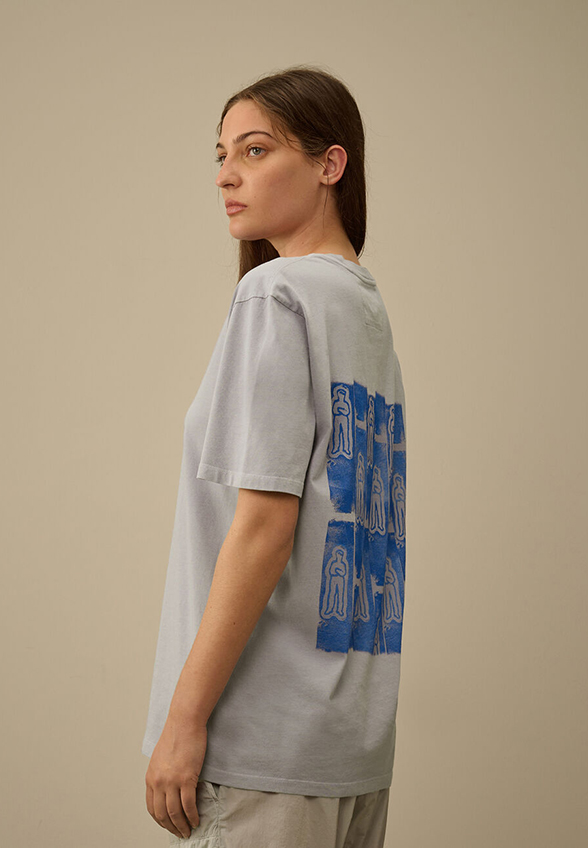 T-SHIRT Z NASZYWKĄ I LOGO SZARY
