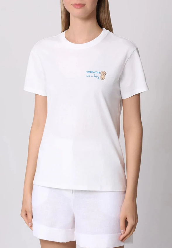 T-SHIRT EMILIE NEED A TOY BIAŁY
