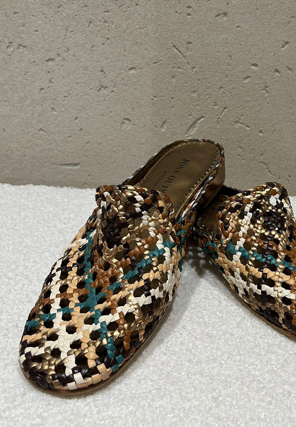 MULE OTTAWA Z PLECIONEJ SKÓRY BRĄZOWE