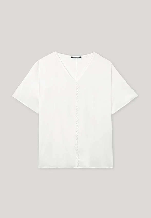 T-SHIRT Z OZDOBNĄ LAMÓWKĄ BIAŁY