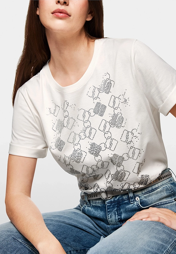 T-SHIRT Z NADRUKIEM SZEŚCIANU BIAŁY