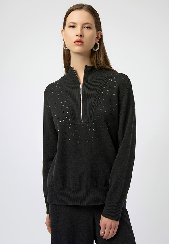 SWETER DZIANINOWY Z DŻETAMI CZARNY