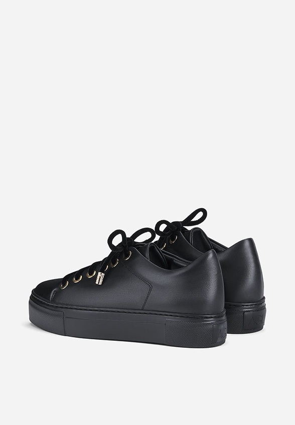 SNEAKERSY CRYSTAL NEW ZE SKÓRY JAGNIĘCEJ CZARNE