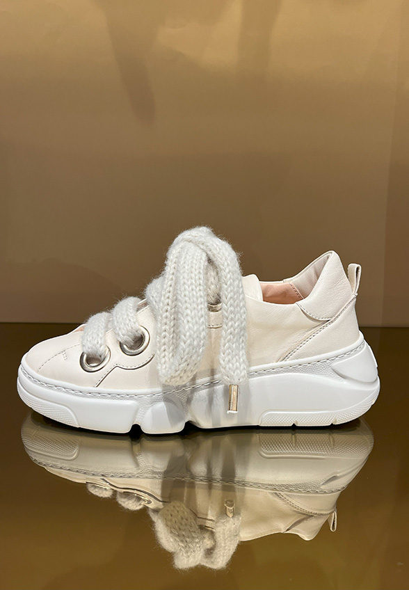 SNEAKERSY SOFT BUBBLE ZE SKÓRY JAGNIĘCEJ KREMOWE