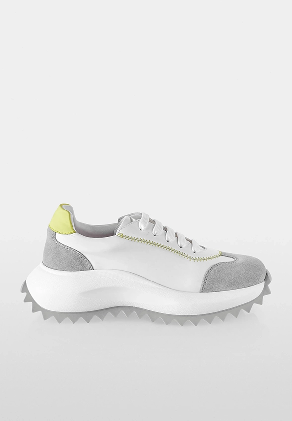SNEAKERSY Z ZYGZAKOWATĄ PODESZWĄ SZARE