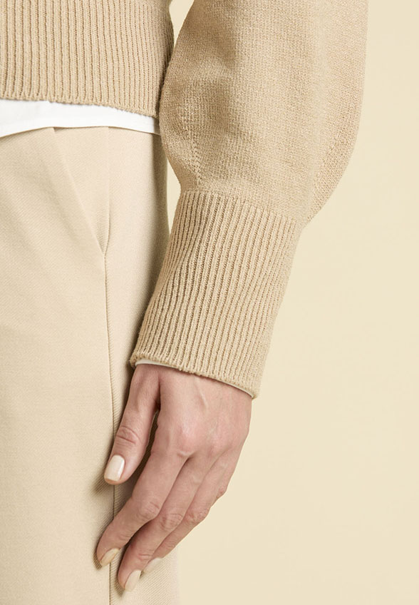SWETER WISKOZOWY Z OKRĄGŁYM DEKOLTEM BEŻOWY