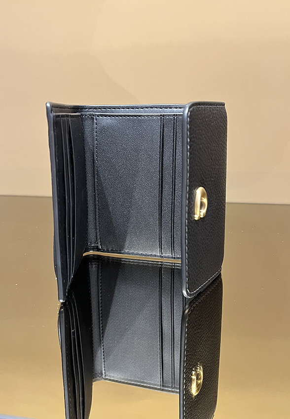 PORTFEL SKÓRZANY MILA SMALL FLAP CZARNY