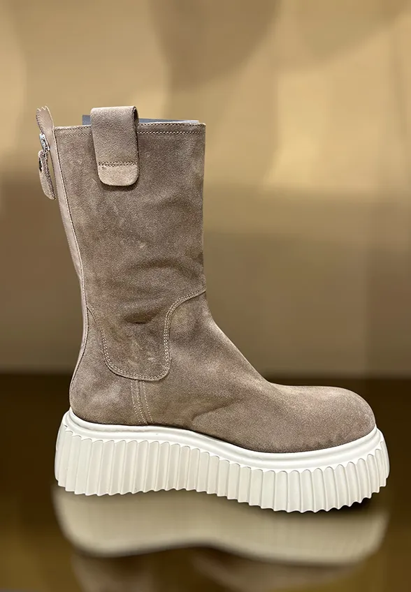 BOTKI MILAGROS Z ZAMSZOWEJ SKÓRY TAUPE