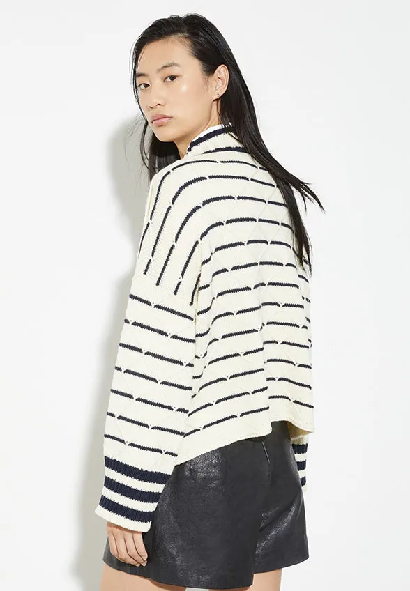 SWETER PAGGIO W PASKI KREMOWY
