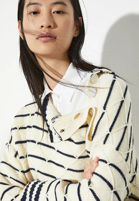 SWETER PAGGIO W PASKI KREMOWY