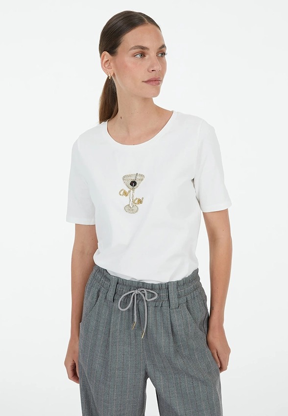 T-SHIRT Z PERŁOWĄ APLIKACJĄ BIAŁY