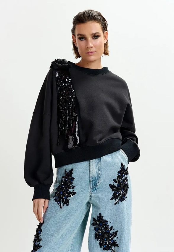 BLUZA Z KASKADOWYMI FRĘDZLAMI CZARNA
