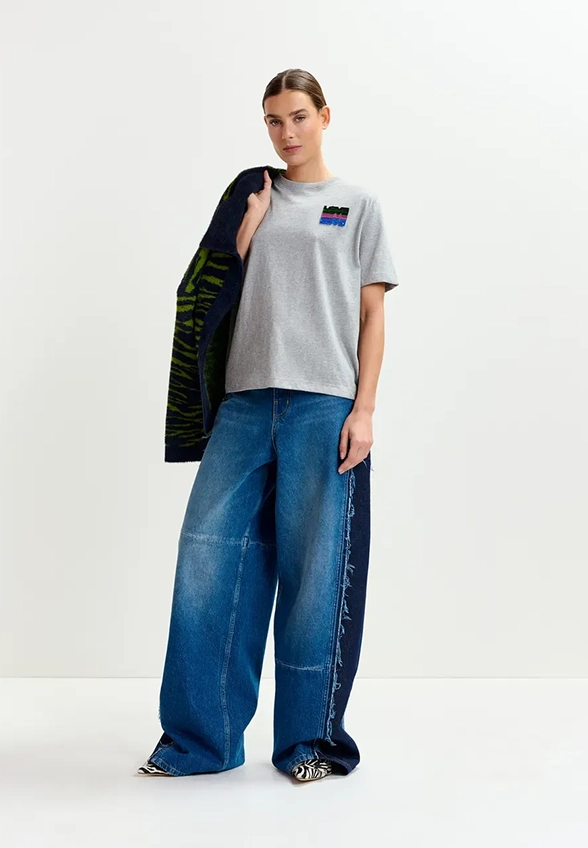 T-SHIRT Z CEKINOWYM HAFTEM SZARY