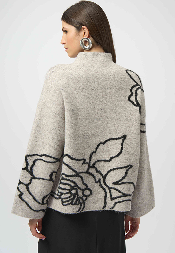 SWETER Z KWIATOWYM WZOREM SZARY