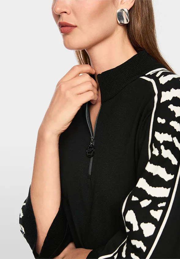 SWETER O LUŹNYM KROJU CZARNY