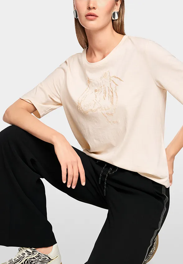 T-SHIRT Z KORALIKOWYM HAFTEM KREMOWY