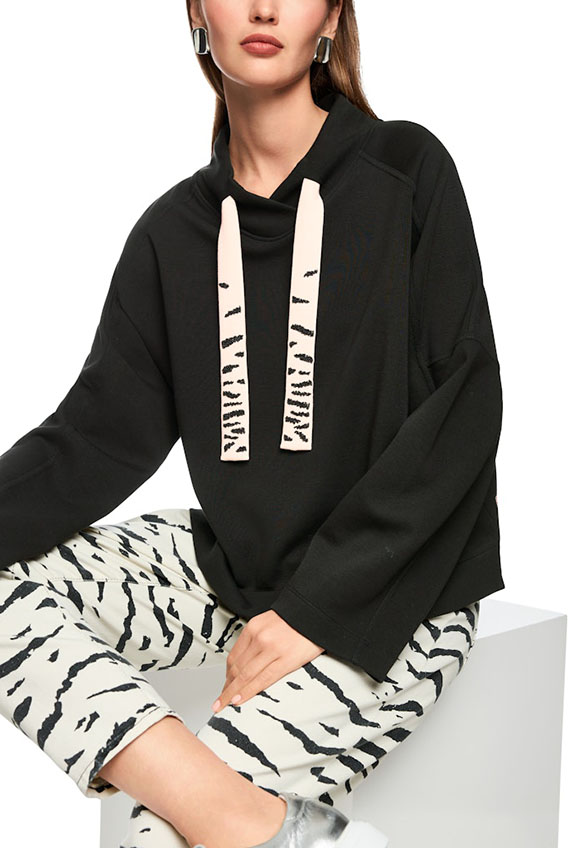 BLUZA Z OZDOBNYMI SZNURKAMI CZARNA