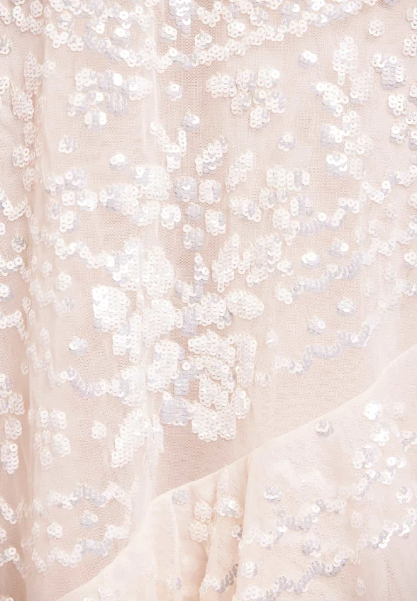 SUKIENKA ANAISSEQUIN FRILL ANKLE GOWN KREMOWA