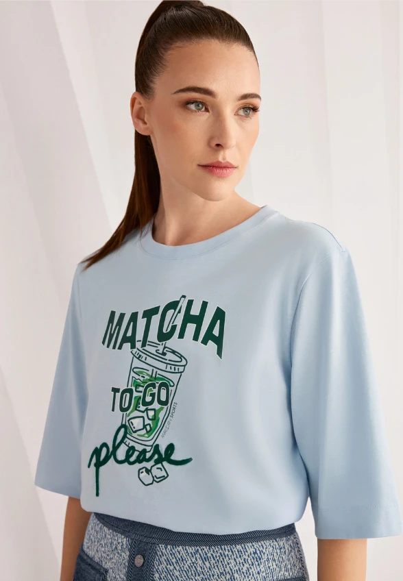 T-SHIRT Z NADRUKIEM MATCHA BŁĘKITNY