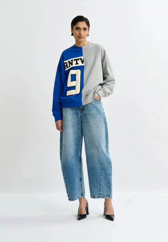 BLUZA Z KORALIKOWĄ APLIKACJĄ NIEBIESKO-SZARA