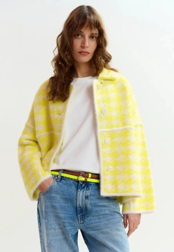SWETER DZIANINOWY W PEPITKĘ BANANOWO ŻÓŁTY
