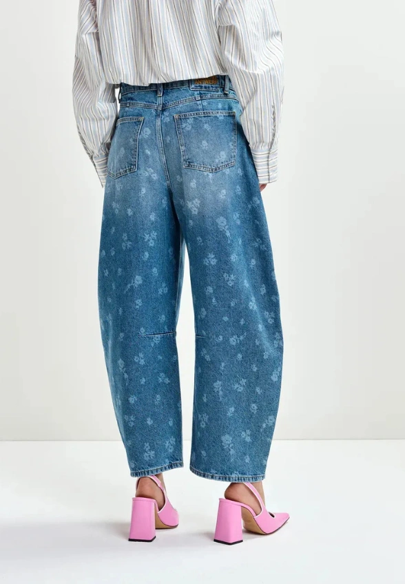 SPODNIE JEANSOWE BARREL-LEG CROPPED NIEBIESKIE