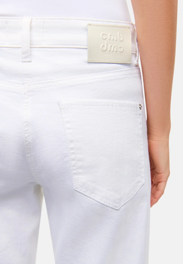 SPODNIE JEANSOWE ELIN O-SHAPE BIAŁE