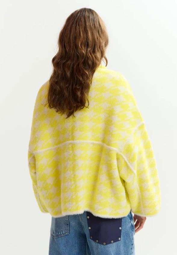 SWETER DZIANINOWY W PEPITKĘ BANANOWO ŻÓŁTY