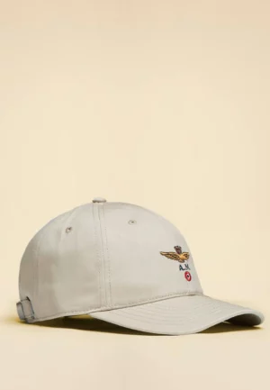 CZAPKA Z HAFTOWANYM LOGO JASNY BEŻ