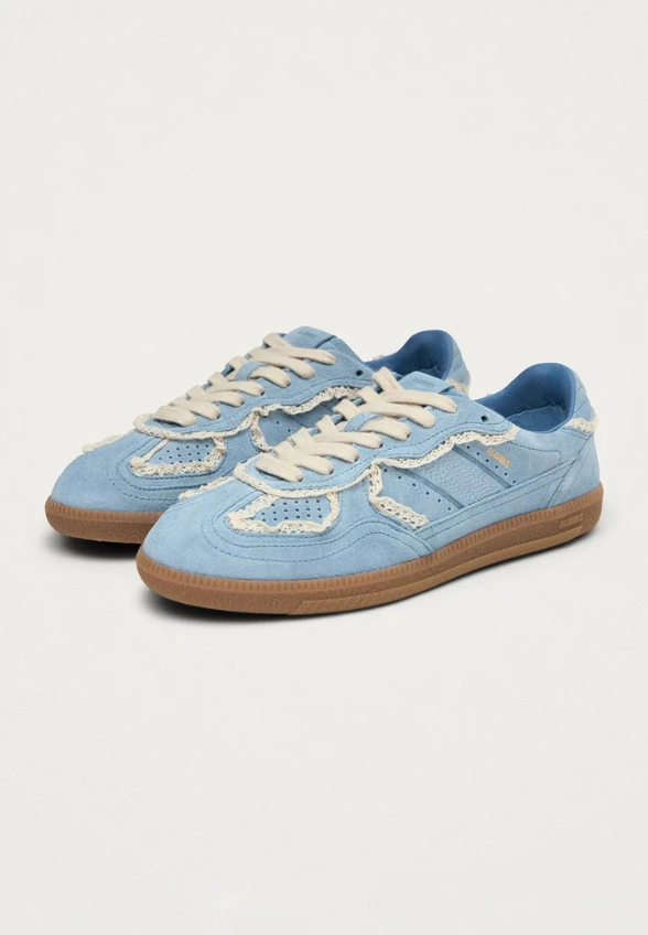 SNEAKERSY TB.490 CROCHET Z ZAMSZOWEJ SKÓRY BŁĘKITNE