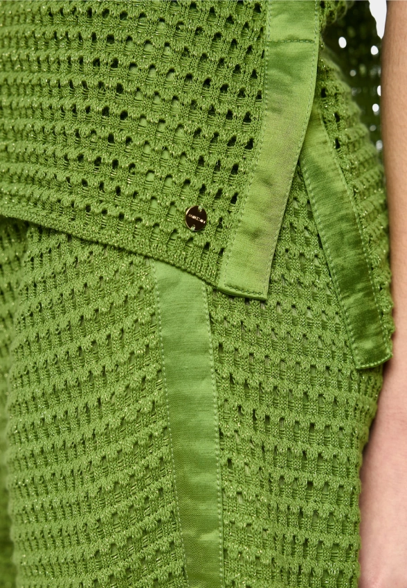 SWETER Z AŻUROWYM WZOREM ZIELONY
