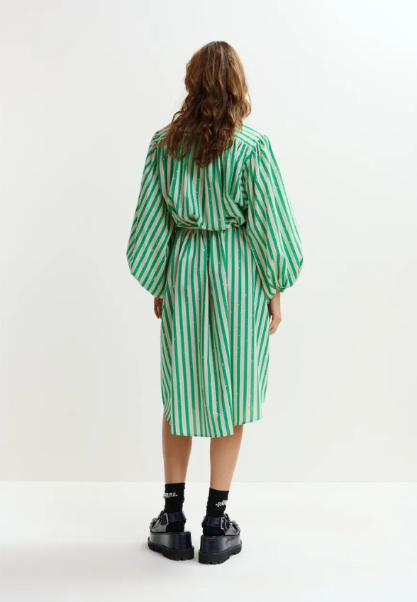 SUKIENKA OVERSIZE W PASKI ZIELONA