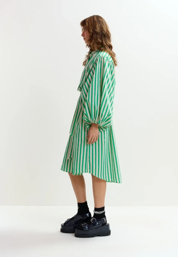 SUKIENKA OVERSIZE W PASKI ZIELONA