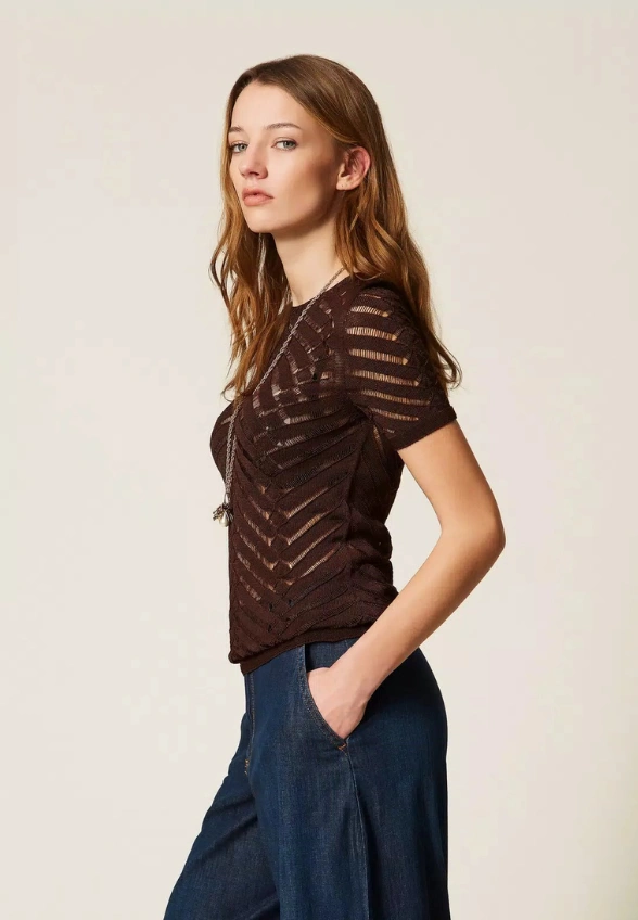 SWETER W JODEŁKĘ BRĄZOWY