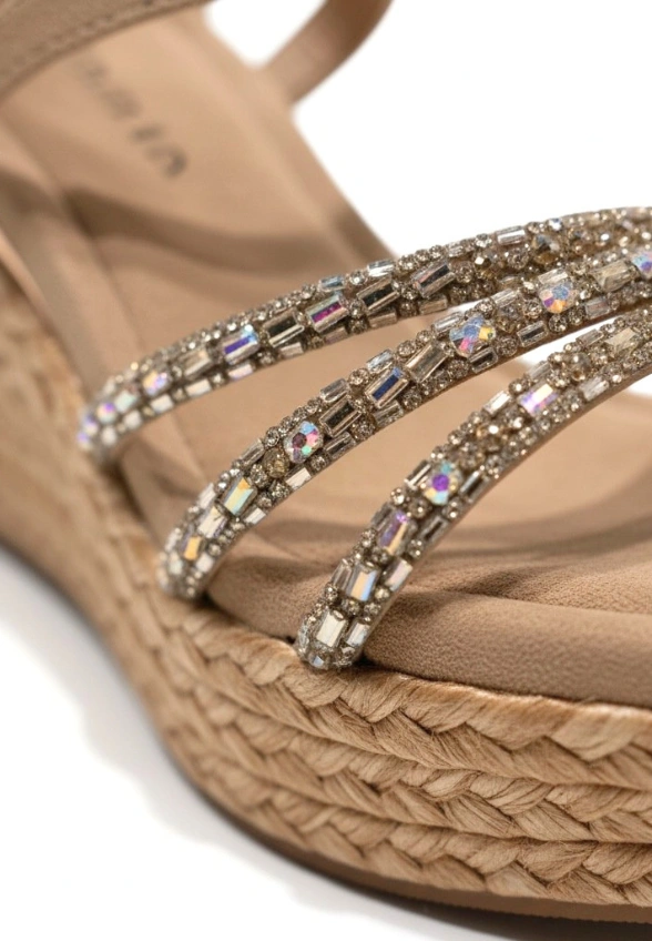 ESPADRYLE NA KOTURNIE BEŻOWE
