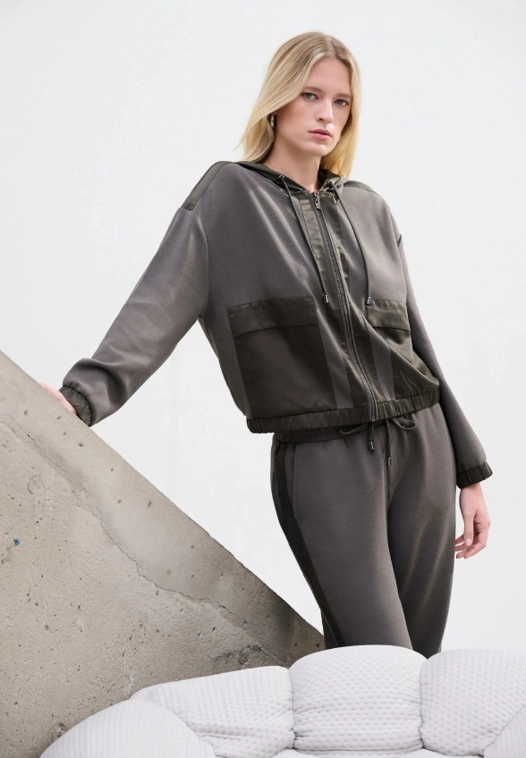 BLUZA Z KAPTUREM BOXY SZAŁWIOWA