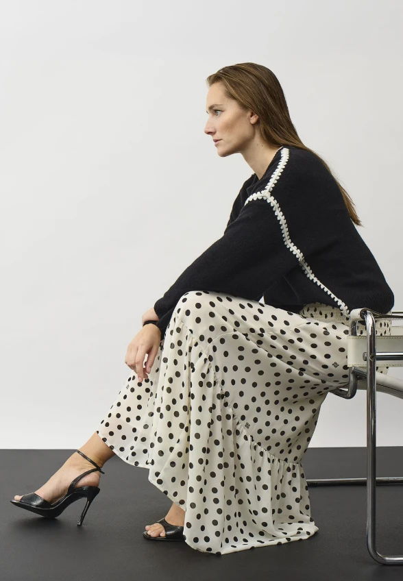 SWETER DZIANINOWY Z MIESZANKI WEŁNY CZARNY