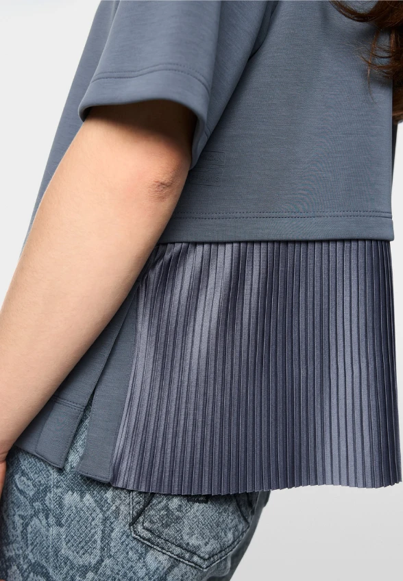 KOSZULKA Z PLISOWANYM TYŁEM GRANATOWA