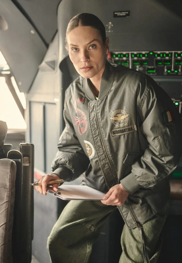 KURTKA BOMBER Z PRINTEM KHAKI