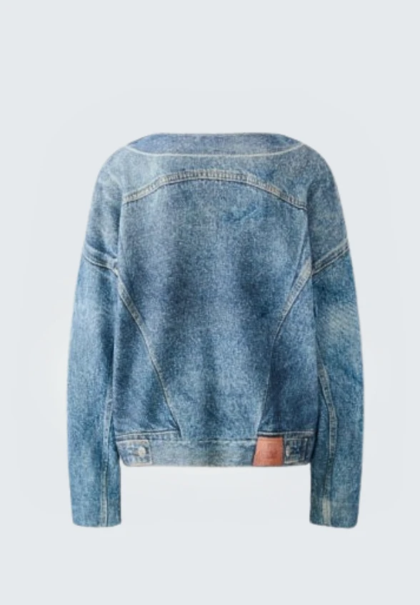 SWETER Z NADRUKIEM JEANSU NIEBIESKI